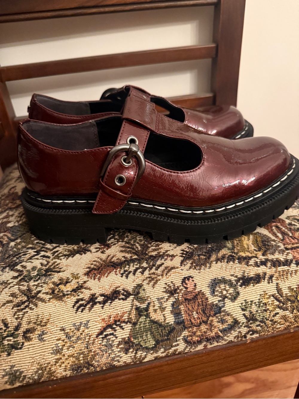 Circus by Sam Edelman Emelia Burgundy Patent Mary Jane Lug Sole Shoes Size 8 - Picture 5 of 12